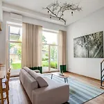 Cosy Loft With Terrace In Paupys By Urban Rent *