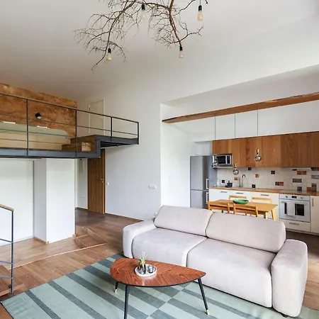 Cosy Loft With Terrace In Paupys By Urban Rent