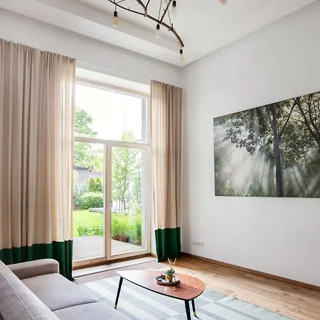 公寓 Cosy Loft With Terrace In Paupys By Urban Rent