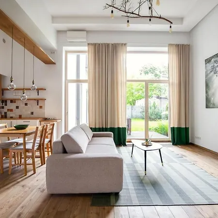 Cosy Loft With Terrace In Paupys By Urban Rent