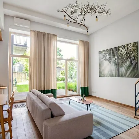 Cosy Loft With Terrace In Paupys By Urban Rent *